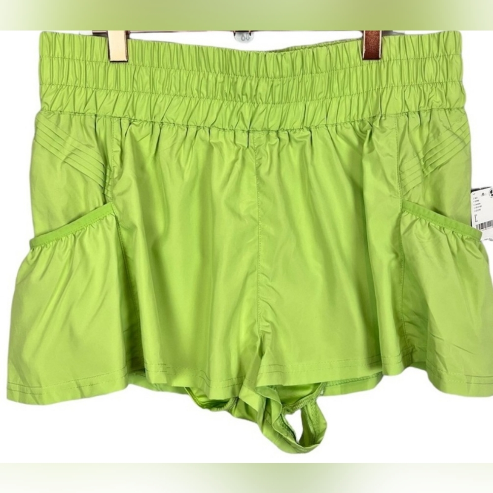 NWT FREE PEOPLE MOVEMENT SHORTS. L